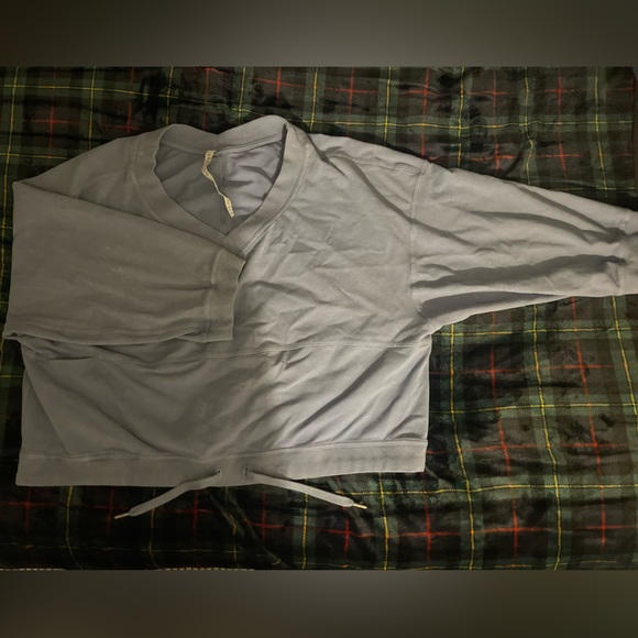 Lululemon size m/l crop ish sweater - Picture 1 of 2